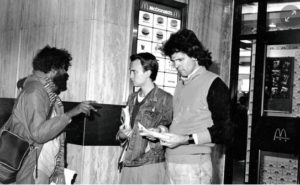 Bob Lambert leafleting McDonald's, 1986