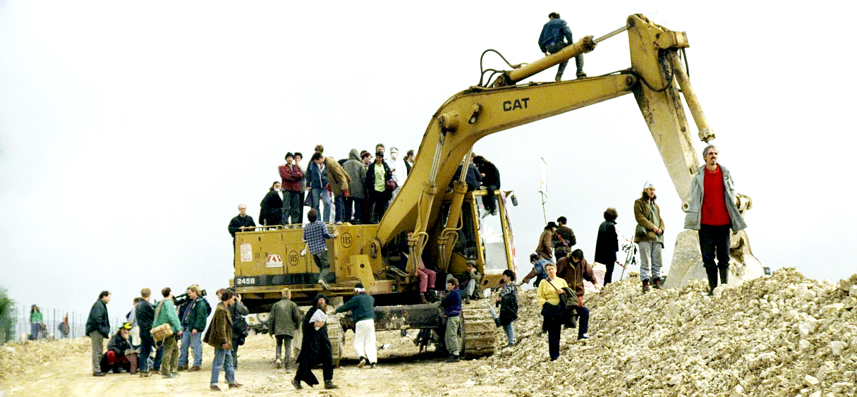 Twyford Down roadbuilding machinery occupied by protesters, 9 December 1992